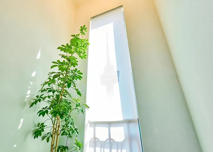 Htb Tailored Service & Garden Near Stn Hébergement de vacances